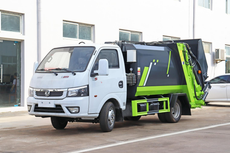华通牌东风途逸压缩垃圾车